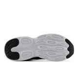 Championes de running New Balance modelo 411 v4, color negro con suela blanca. Presentan un diseño de malla transpirable con el logo N en el lateral y sistema de cordones para un ajuste seguro.