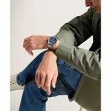 Reloj FOSSIL modelo PEARSON con caja de acero plateado de 42mm, esfera azul sunray, malla metálica plateada de 22mm y movimiento de cuarzo multifunción con indicadores de día, fecha y 24 horas.