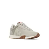Championes Merrell Sprint Anthem Ltr para hombre, de estilo retro inspirados en el running de los años 70. Confeccionados en una combinación de gamuza y malla transpirable en tonos gris y beige, con la característica letra "M" en el lateral. Suela exterior de goma con detalle envolvente en la puntera y el talón.