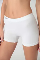 Boxer deportivo de microfibra color blanco, con diseño sin costuras y cintura elástica. Presenta detalle de logo sport en la parte frontal.
