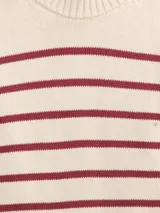 Buzo de punto de algodón con diseño a rayas horizontales en color bordó y rosa claro, cuello redondo y puños acanalados.