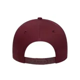 Gorra de béisbol color bordó con logo de los New York Yankees bordado en blanco en el frente y logo de New Era bordado en blanco en el lateral.