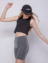 Calza ciclista color violeta brillante, con cintura elástica.