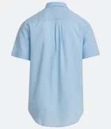 Camisa de hombre de manga corta confeccionada en mezcla de lino y algodón. Presenta un calce comfort, cuello camisero, cierre frontal con botones y un bolsillo en el pecho. Marca Marfinno.