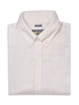 Camisa de manga larga con cuello abotonado, confeccionada en algodón con estampado de cuadros pequeños en tonos beige y blanco. Presenta un bolsillo frontal en el pecho con el logo de la marca bordado y cierre de botones.
