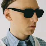 Lentes de sol cuadrados negros con protección UV400 y lentes polarizadas alemanas con recubrimiento anti-scratch y superhydrophobic.