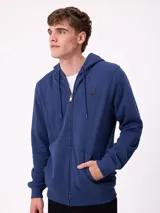 Canguro azul marino con capucha, cierre frontal, bolsillos tipo canguro y logo de la marca en el pecho.