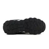 Championes lifestyle Austral modelo Calafate para hombre, en color beige con detalles en negro y blanco. Confeccionados con malla transpirable y refuerzos sintéticos, suela robusta y cordones ajustables.