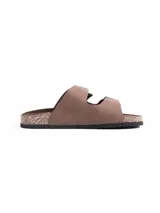 Sandalia tipo Birkenstock color negro con doble tira ajustable mediante hebillas metálicas y plantilla de corcho.