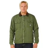 Campera de estilo utilitario color verde oliva, con forro interno de corderito y cuello de pana marrón. Presenta cierre frontal con botones, dos bolsillos superiores con solapa y bolsillos laterales. Incluye etiqueta tejida en el pecho.