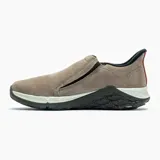 Zapatos tipo slip-on Merrell modelo Jungle Moc 2.0, confeccionados en gamuza color marrón topo. Presentan diseño sin cordones con paneles elásticos laterales para mayor facilidad de calce, suela técnica Vibram con tecnología de amortiguación y entresuela de espuma EVA para mayor estabilidad.