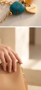 Pulsera de cadena fina con baño de oro, adornada con piedras naturales de colores en tonos pastel.