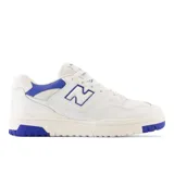 Championes New Balance 550 unisex, color blanco con detalles en azul.