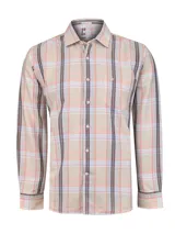 Camisa de manga larga de algodón orgánico con diseño de tartán en tonos beige, rosado y celeste, cuello camisero, cierre frontal de botones y un bolsillo en el pecho.