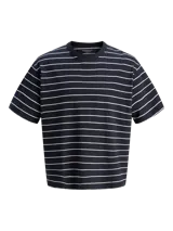 Remera de manga corta y cuello redondo con corte oversize. Confeccionada en tejido de algodón con diseño de rayas horizontales blancas sobre fondo azul marino.