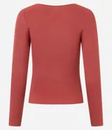 Blusa Marfinno de punto color terracota, con escote bote y diseño de textura acanalada vertical de manga larga.