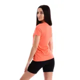 Remera deportiva Asics para mujer, color salmón, de manga corta y cuello redondo, con logo reflectante de la marca en el pecho.
