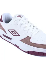 Championes urbanos Umbro modelo Milo-Bold, color negro con detalles en rosa. Presentan una combinación de materiales sintéticos y gamuza, con el logo de la marca en el lateral y una suela de plataforma blanca con relieve.