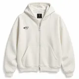 Campera con capucha y doble cierre frontal, color off-white, con bolsillos tipo canguro y pequeño diseño bordado en el pecho.