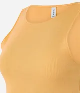 Top cropped de algodón acanalado color bordó, con cuello redondo y sin mangas.