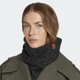 Cuello polar Buff de punto trenzado color gris oscuro con forro polar Primaloft.