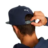 Gorra Puma unisex azul marino con visera gris y logo Puma bordado en blanco.