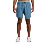 Short de running Saucony Outpace 7" color celeste con short interior de lycra.