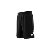 Short deportivo Adidas negro de felpa francesa con logo Badge of Sport blanco en la pierna derecha.