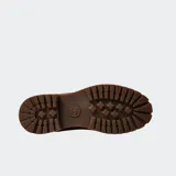 Bota de cuero Timberland de caña media, con diseño impermeable, cuello acolchado en tono oscuro, cierre de cordones y suela de goma dentada.