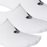 Pack de tres pares de medias invisibles Adidas de corte bajo en color blanco, con el logo del Trifolio en negro en la punta.