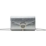 Cartera de mano negra con textura, solapa con cierre de broche metálico dorado y cadena dorada para colgar al hombro.