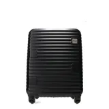 Valija rígida de color negro con diseño acanalado horizontal. Cuenta con cuatro ruedas multidireccionales y placa frontal con el logo de la marca Push.