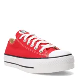 Championes de plataforma Converse modelo Chuck Taylor All Star, confeccionados en lona de algodón color rojo. Presentan puntera de goma blanca, cordones al tono y suela de plataforma con franjas negras decorativas.