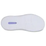 Championes Crocs modelo InMotion Pacer, de color lila con suela blanca. Cuentan con diseño de cordones elásticos y perforaciones laterales para mayor ventilación.