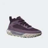 Championes Timberland de corte medio, color violeta, confeccionados en cuero premium y tela ReBOTL™. Presentan cierre con cordones, suela robusta con tecnología Greenstride™ y logo de la marca grabado en el lateral.