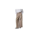 Pantalon de sastreria color beige de corte recto y holgado, con bolsillos laterales y presillas para cinturon.
