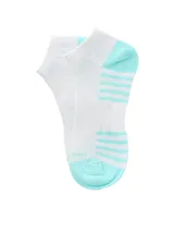 Medias deportivas cortas de algodón, color blanco con detalles en turquesa en el talón, puntera y empeine, con diseño de rayas horizontales.