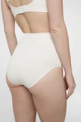 Bombacha tiro alto color blanco de microfibra sin costuras con punto de compresión en abdomen.