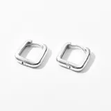 Par de aros tipo argolla cuadrados de plata 925.