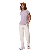 Pantalón recto Columbia para mujer, de color gris, con trabillas para el cinturón, bolsillos laterales para las manos, bolsillo de seguridad con cremallera y bolsillos posteriores.