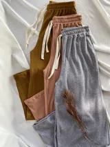 Pantalón de morley de algodón, corte recto con cintura elastizada y cordón ajustable.