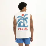 Musculosa marrón con estampado de palmera y texto "Pulau" en el pecho.