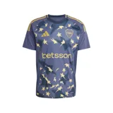 Camiseta de fútbol Adidas del Club Atlético Boca Juniors, modelo tercera equipación temporada 24/25. Diseño azul con estrellas doradas y detalles dorados en cuello y hombros. Incluye logo de Adidas, escudo del club y sponsor Betsson en el frente.