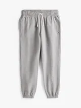 Pantalón de jogging gris melange, confeccionado en felpa de mezcla de algodón aterciopelado, con corte regular y pierna cónica. Presenta cintura elástica con cordón, bolsillos laterales y un bolsillo trasero de ojal.