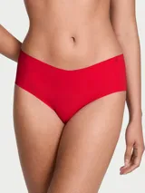 Panty tipo cheeky sin costuras de microfibra suave, color rojo, con cobertura mínima en la espalda y diseño de tiro bajo.