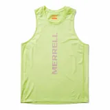 Musculosa deportiva Merrell de secado rápido, color verde lima, con cuello redondo y logo estampado vertical en el frente.