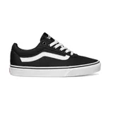 Championes Vans modelo Wm Ward, color negro con la clásica franja lateral Sidestripe en blanco, cordones blancos y suela de goma vulcanizada con la característica banda de refuerzo.