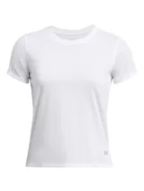 Remera deportiva de manga corta Under Armour, confeccionada en tejido técnico ligero y transpirable con tecnología de secado rápido. Presenta un diseño de cuello redondo y corte clásico, con el logo de la marca sutilmente aplicado en el frente inferior.