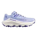 Championes de trail running Salomon Ultra Glide 4, color celeste y violeta con entresuela blanca y suela morada.