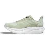 Championes de running Hoka Mach 6, color verde agua claro con suela blanca. Diseño aerodinámico con malla técnica transpirable y amortiguación de alto rendimiento.
